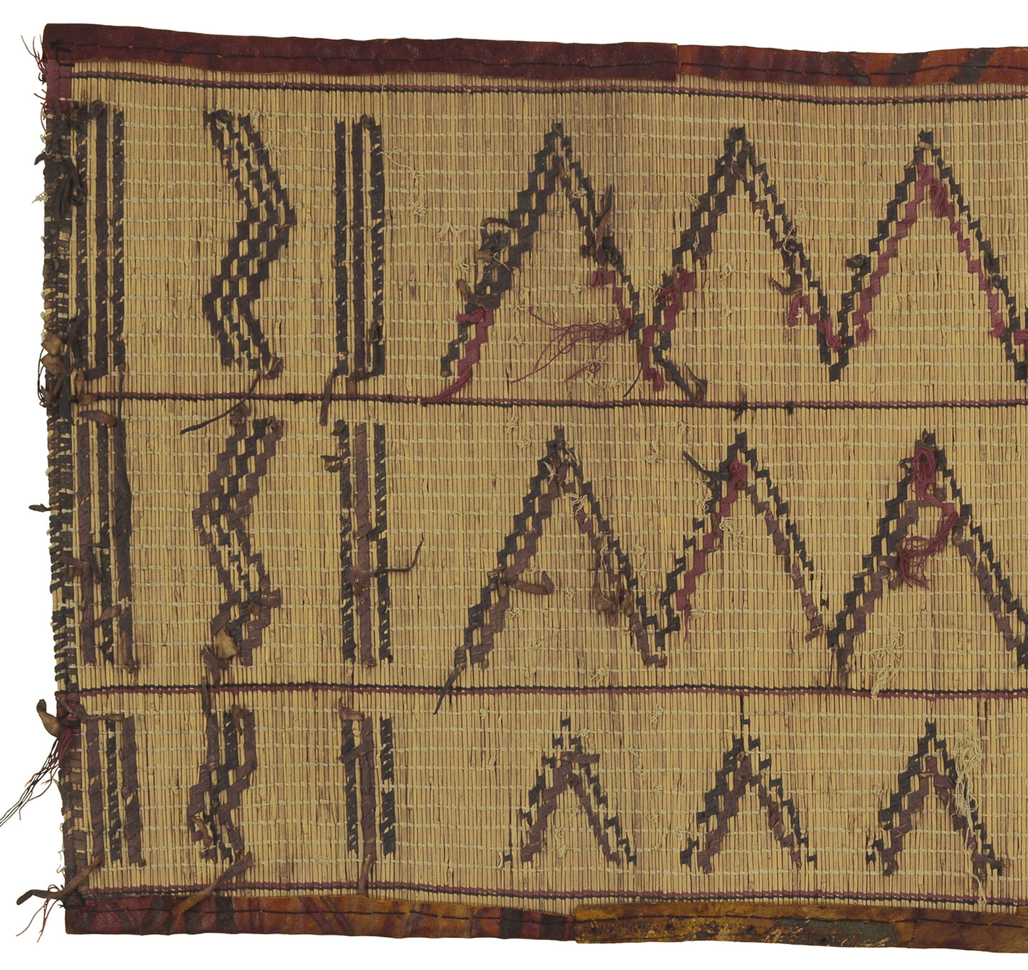 Traditional Tuareg Straw Mat 89×44 cm – Sahara Nomad Leather Rug