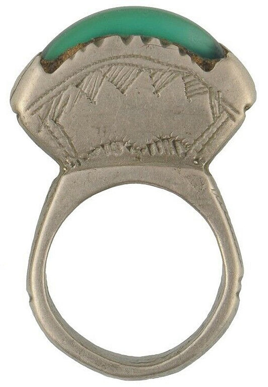 Tuareg Silver Ring with Green Glass – Sahara Nomadic Jewelry