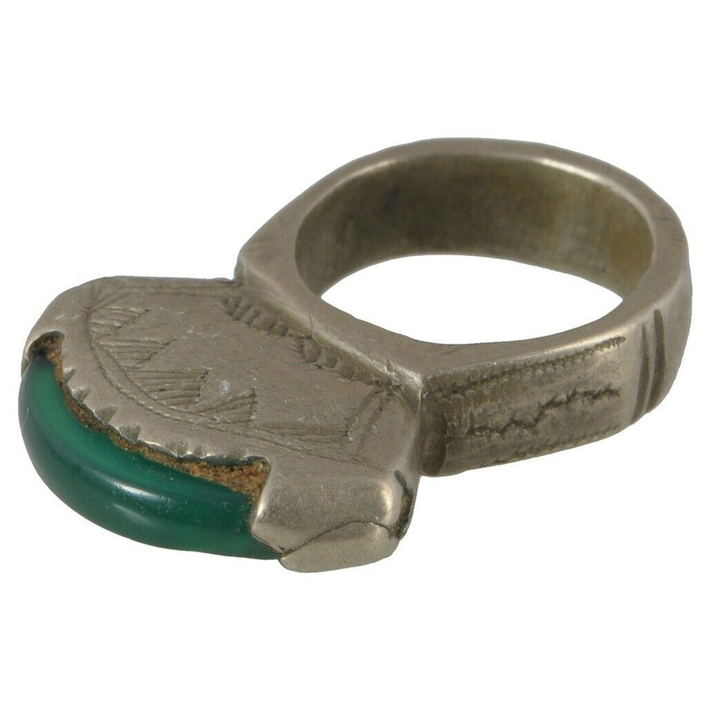 Tuareg Silver Ring with Green Glass – Sahara Nomadic Jewelry