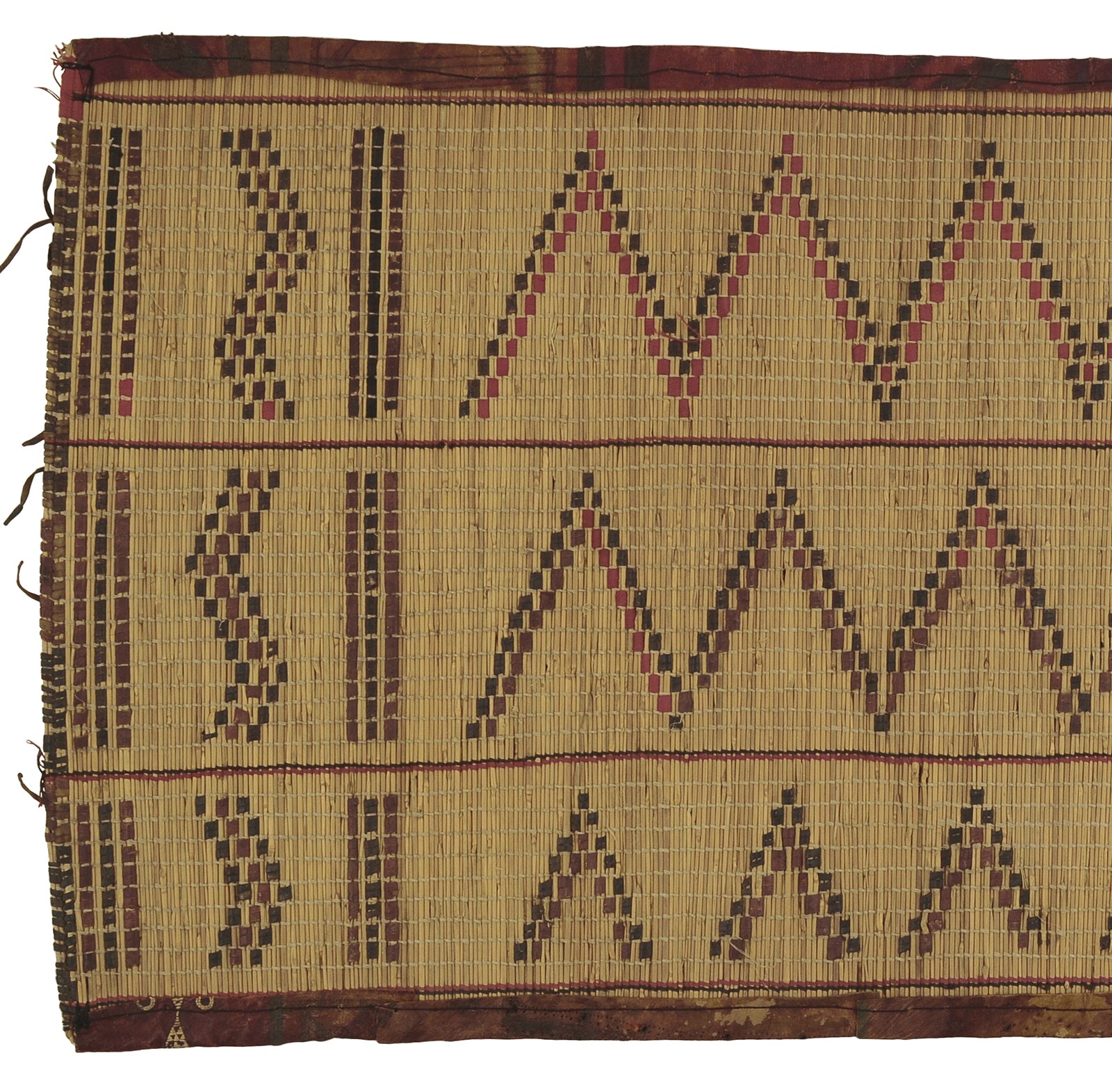 Traditional Tuareg Straw Mat 89×44 cm – Sahara Nomad Leather Rug