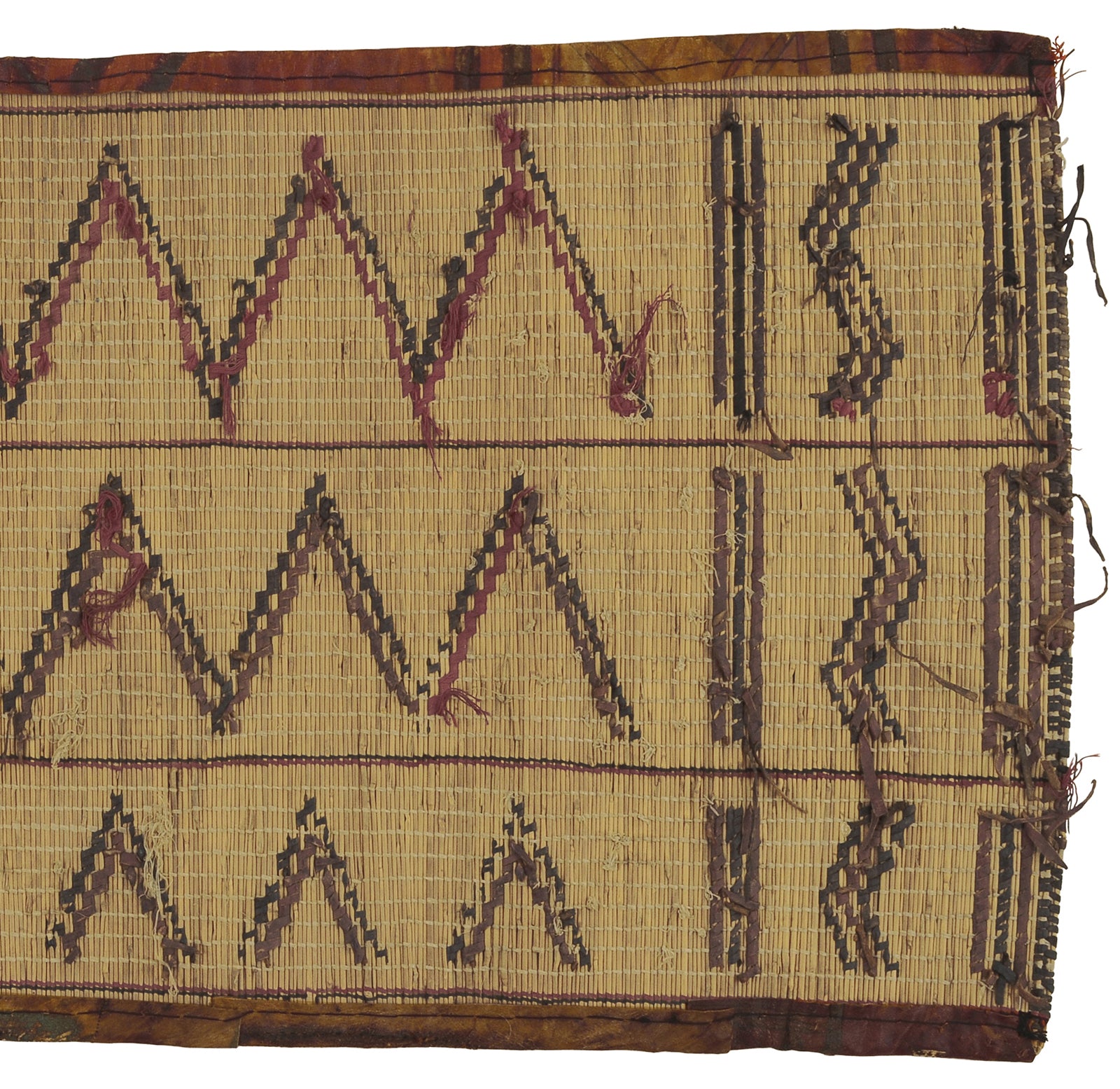 Traditional Tuareg Straw Mat 89×44 cm – Sahara Nomad Leather Rug