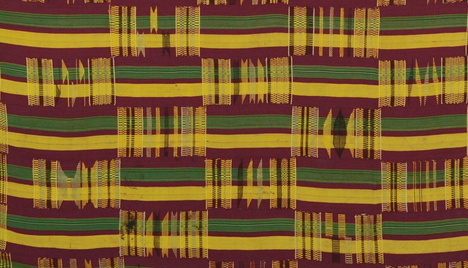Authentic 1970s Ashanti Kente Cloth – Woman Size 70½×44″