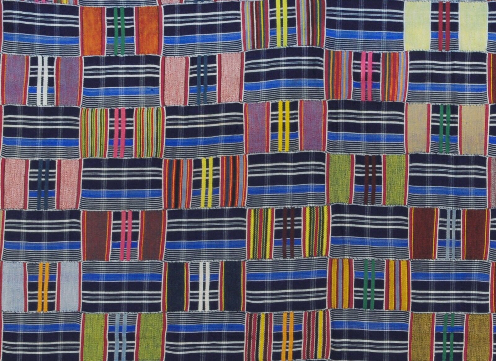 Handwoven Ewe Kente Vintage 1970s Cloth – 178 × 131 cm, Ghana